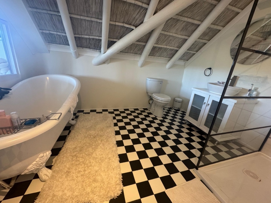6 Bedroom Property for Sale in Sedgefield Rural Western Cape